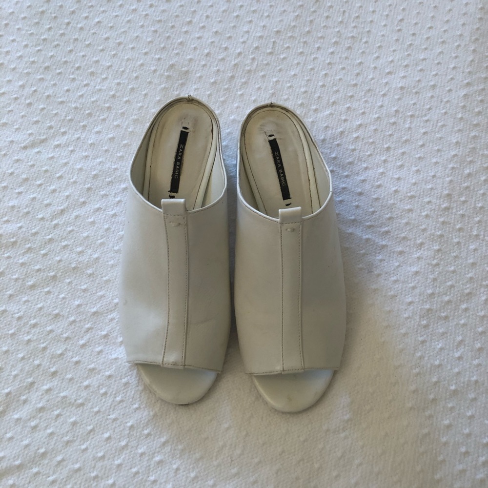 White mules
